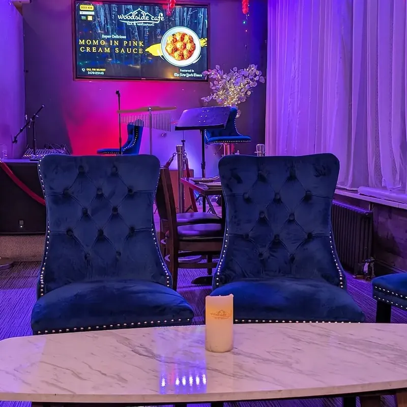 The lounge corner and its marble table